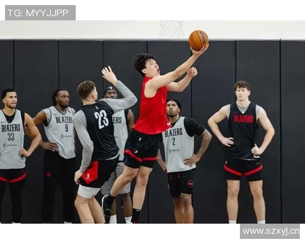 夏普与杨瀚森在首周训练营展现卓越表现引发广泛关注与期待